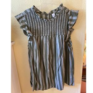 Old Navy ruffle sleeve blouse